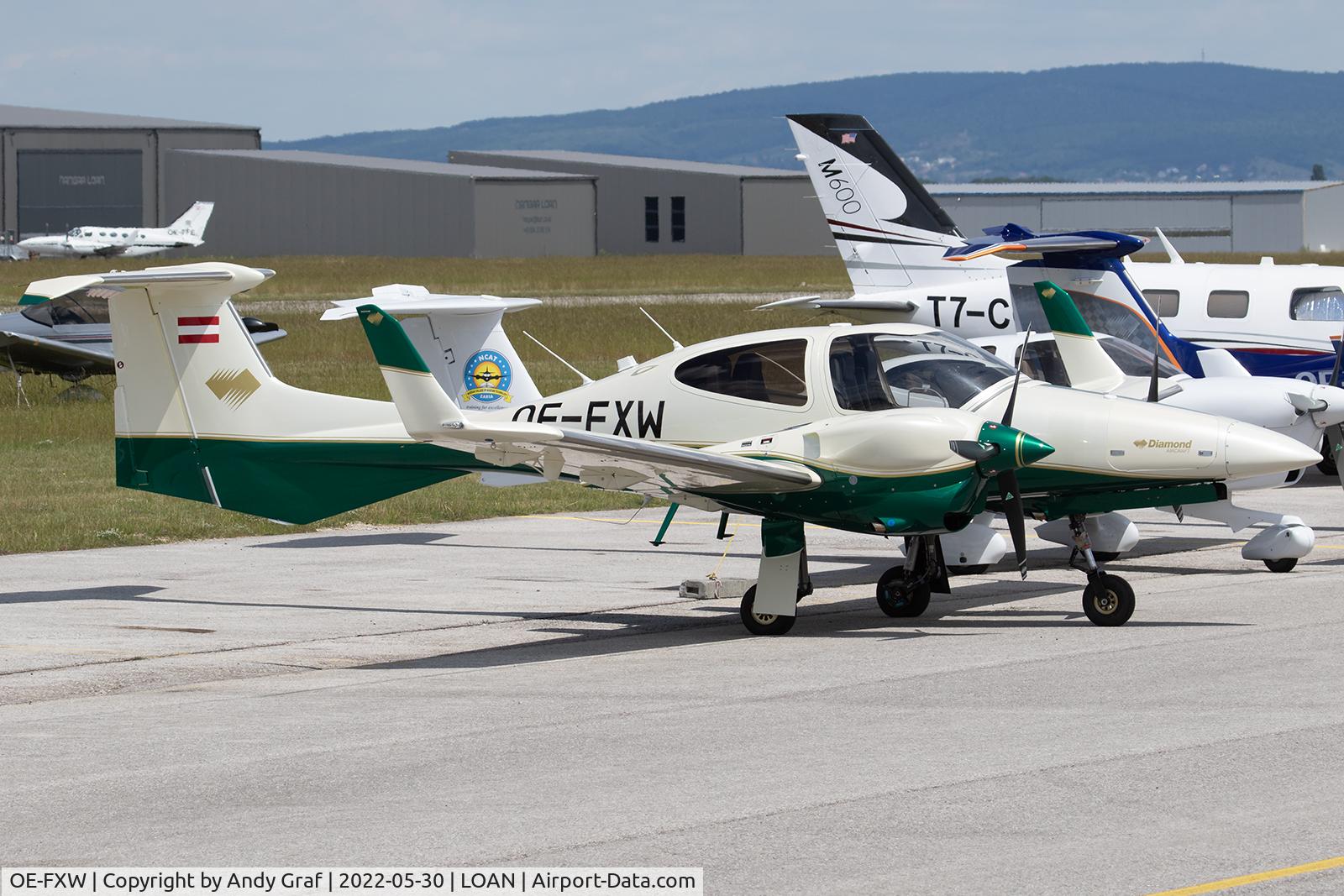 OE-FXW, Diamond DA-42-NG Twin Star Twin Star C/N 42.N414, Untitled DA42