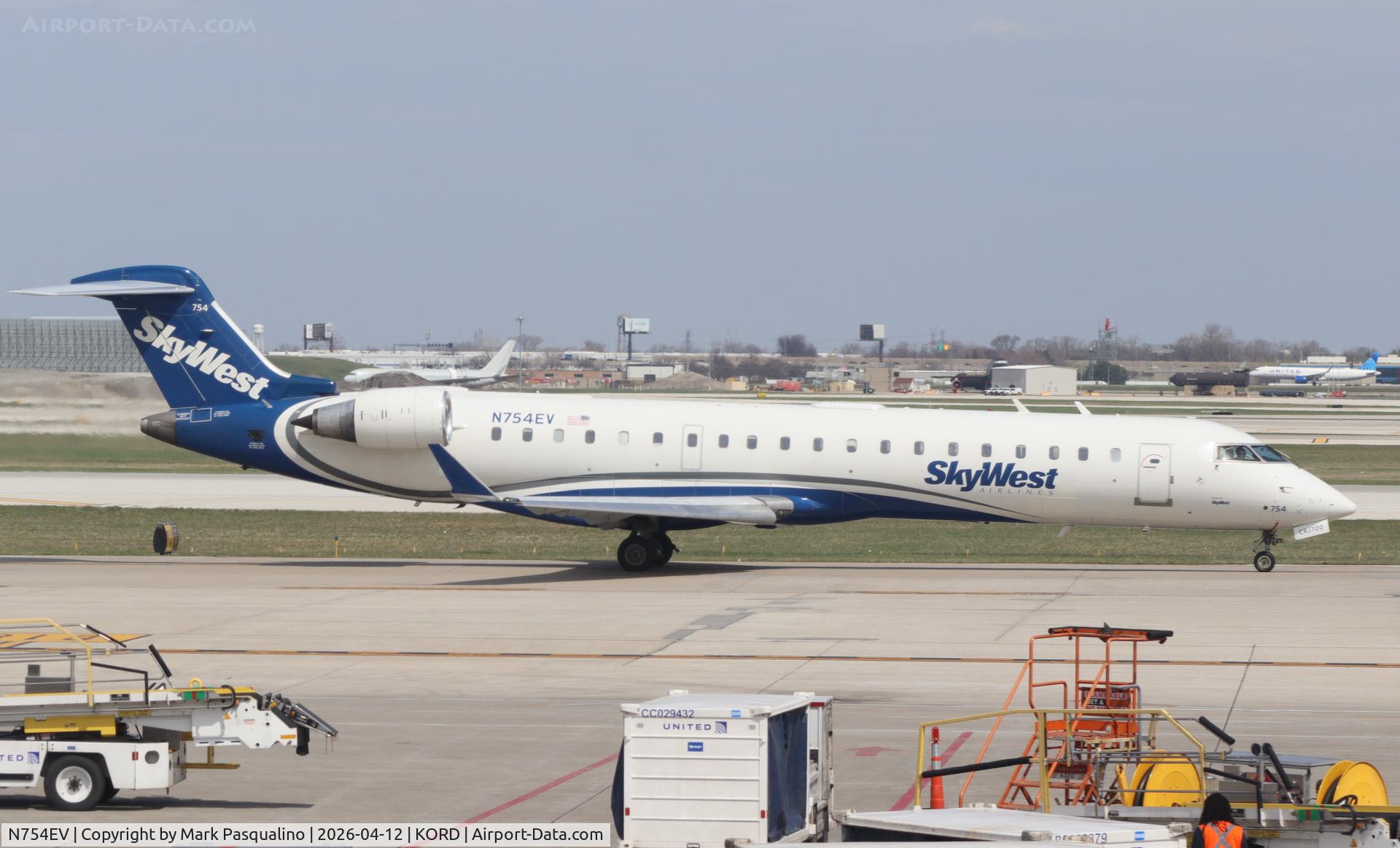 N754EV, 2004 Bombardier CRJ-701 (CL-600-2C10) Regional Jet C/N 10173, CL-600-2C10