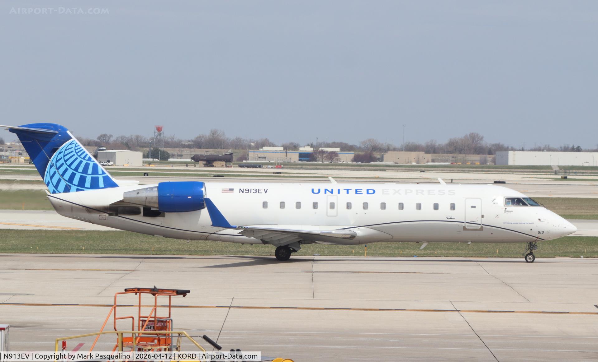 N913EV, 2002 Bombardier CRJ-200ER (CL-600-2B19) C/N 7731, CL-600-2B19