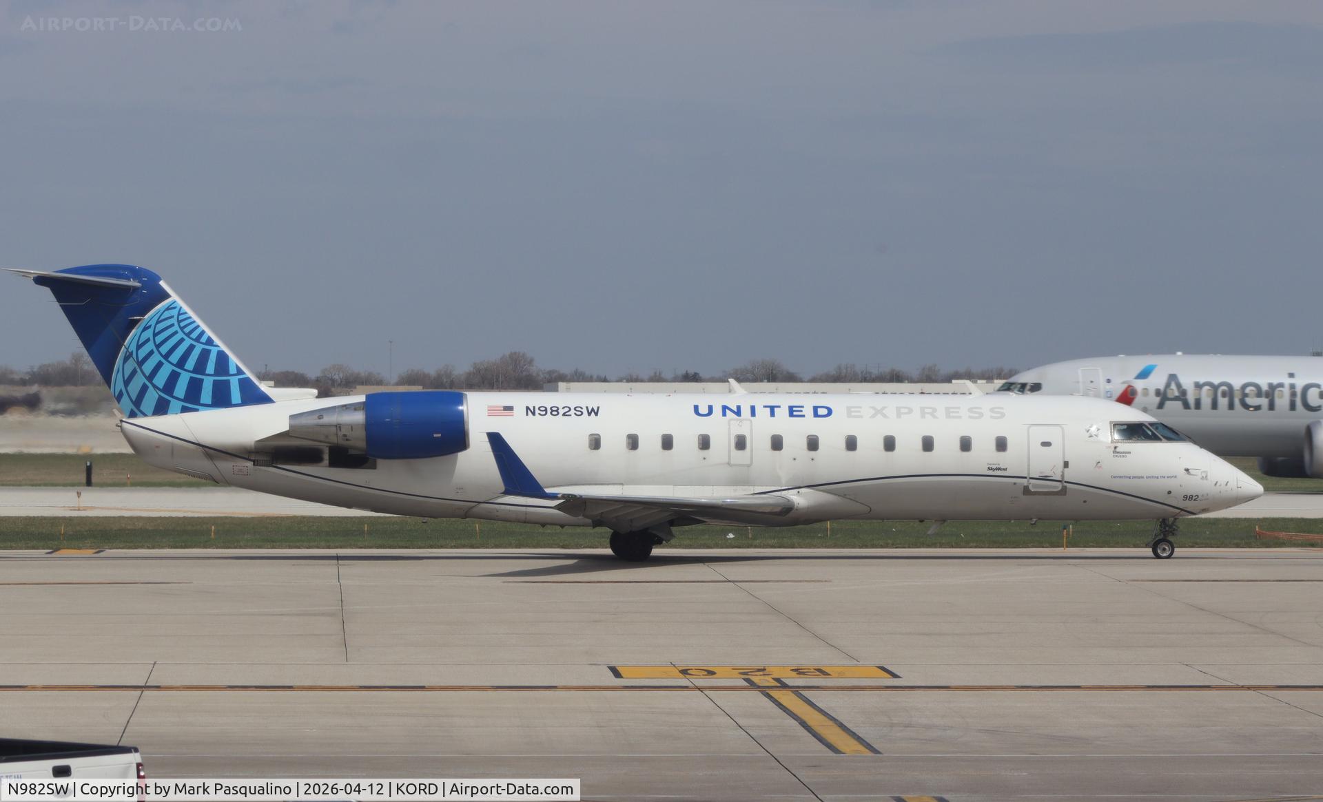 N982SW, 2004 Bombardier CRJ-200 (CL-600-2B19) C/N 7956, CL-600-2B19