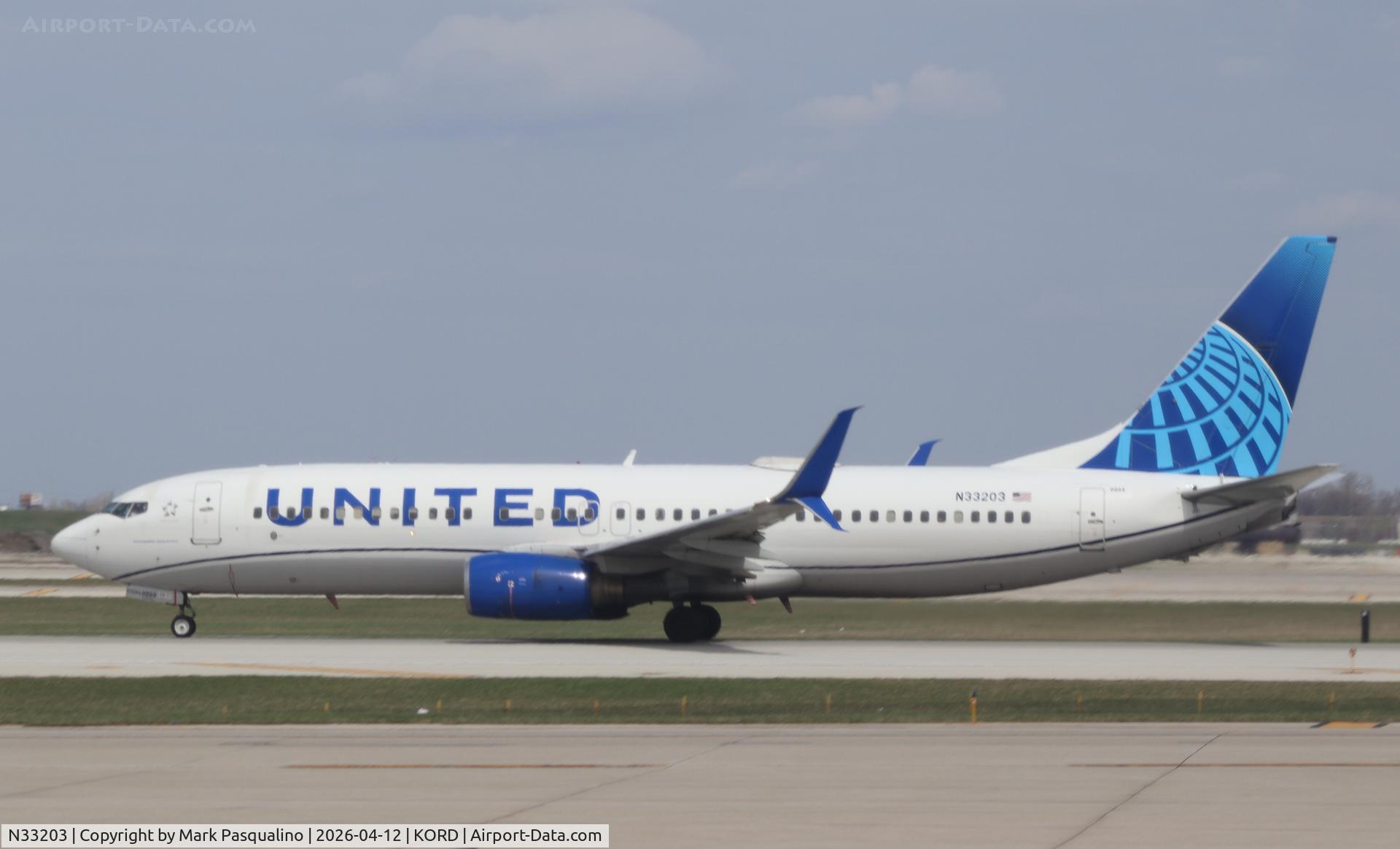 N33203, 2000 Boeing 737-824 C/N 30613, Boeing 737-824