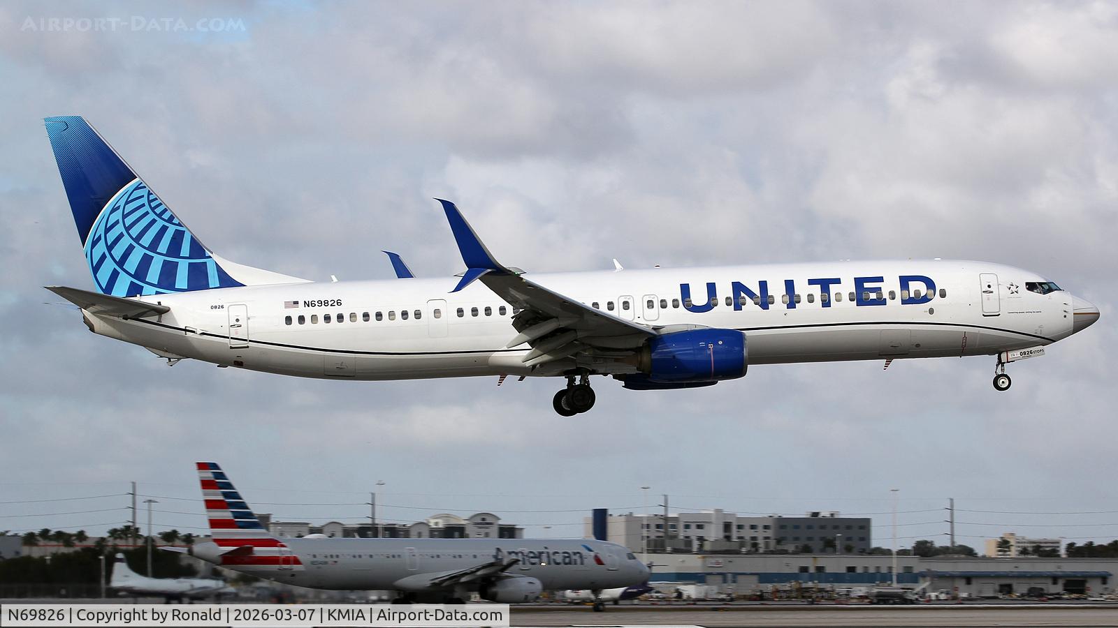 N69826, 2014 Boeing 737-924/ER C/N 42180, at mia