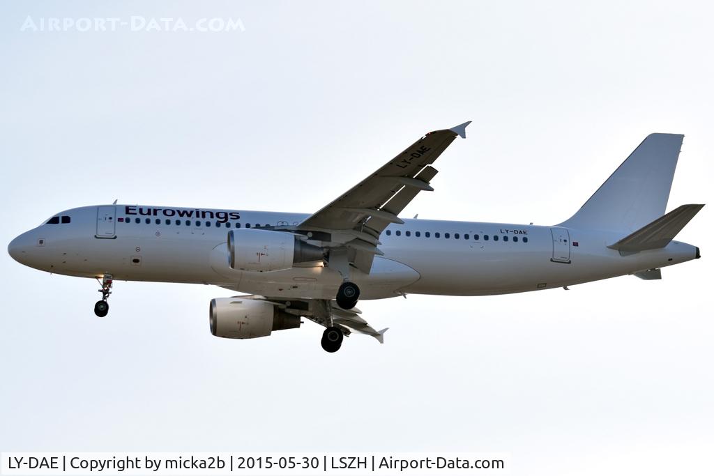 LY-DAE, 2007 Airbus A320-200 C/N 3240, Landing