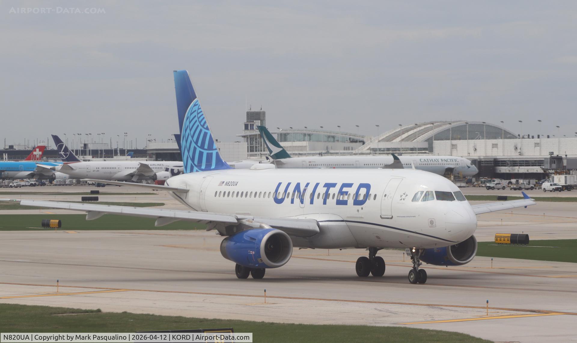 N820UA, 1998 Airbus A319-131 C/N 898, Airbus A319-131