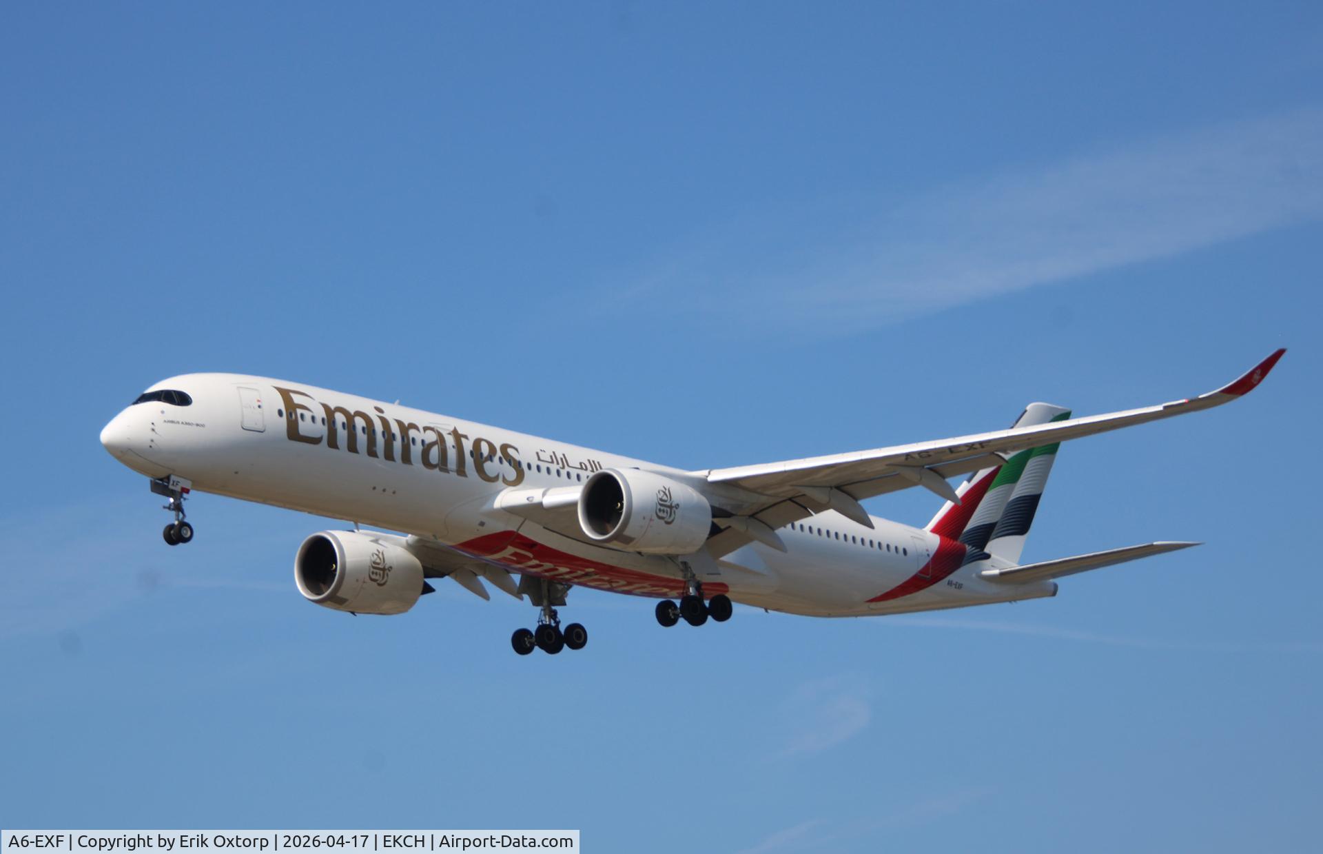 A6-EXF, 2025 Airbus A350-941 C/N 694, A6-EXF landing rw 22L