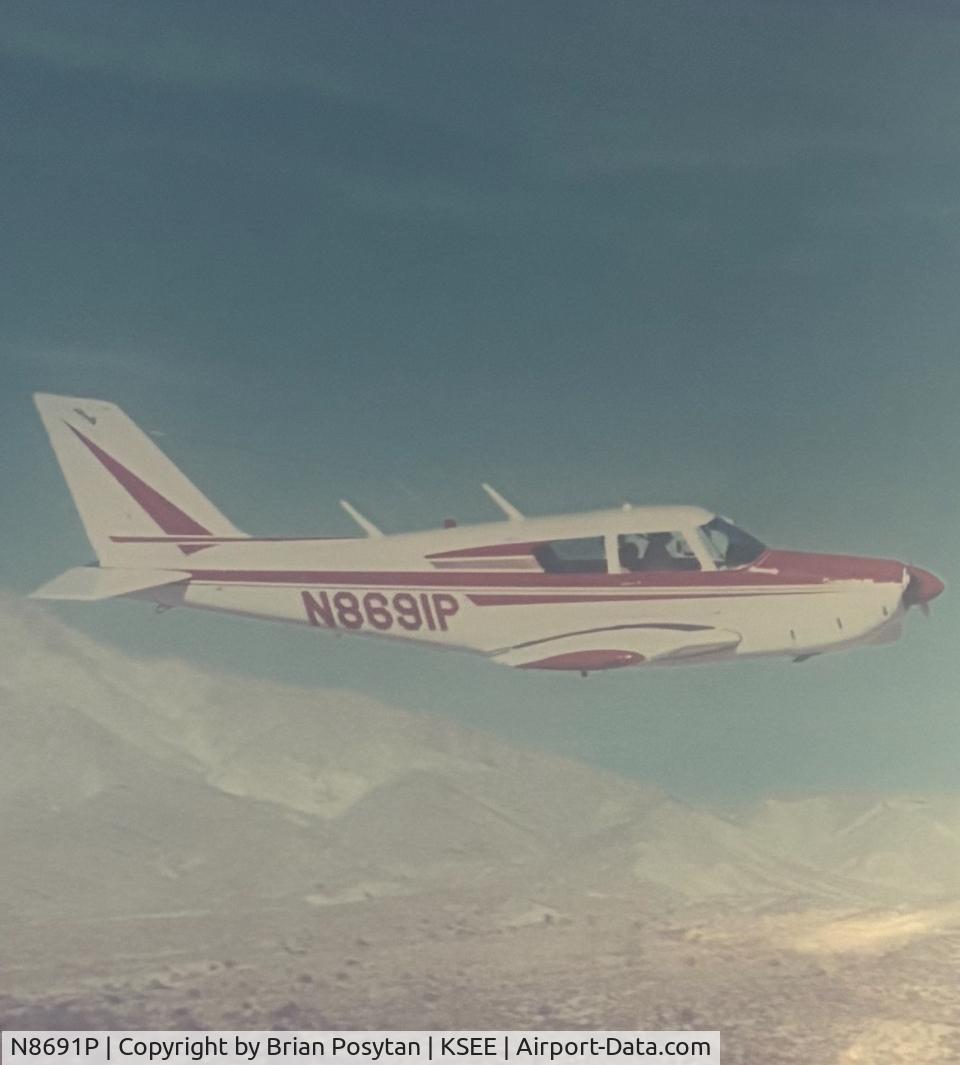 N8691P, 1965 Piper PA-24-260 C/N 24-4139, PICTURE IN AIR