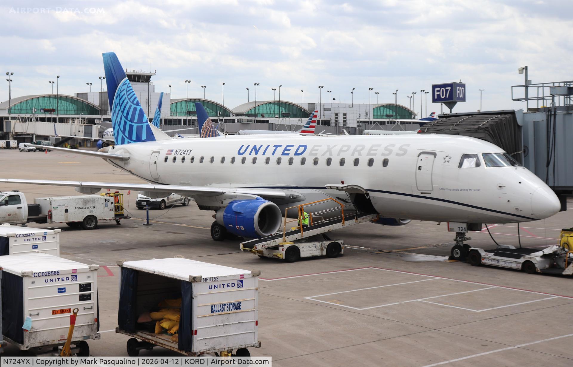 N724YX, 2015 Embraer 175LR (ERJ-170-200LR) C/N 17000502, ERJ-170-200LR