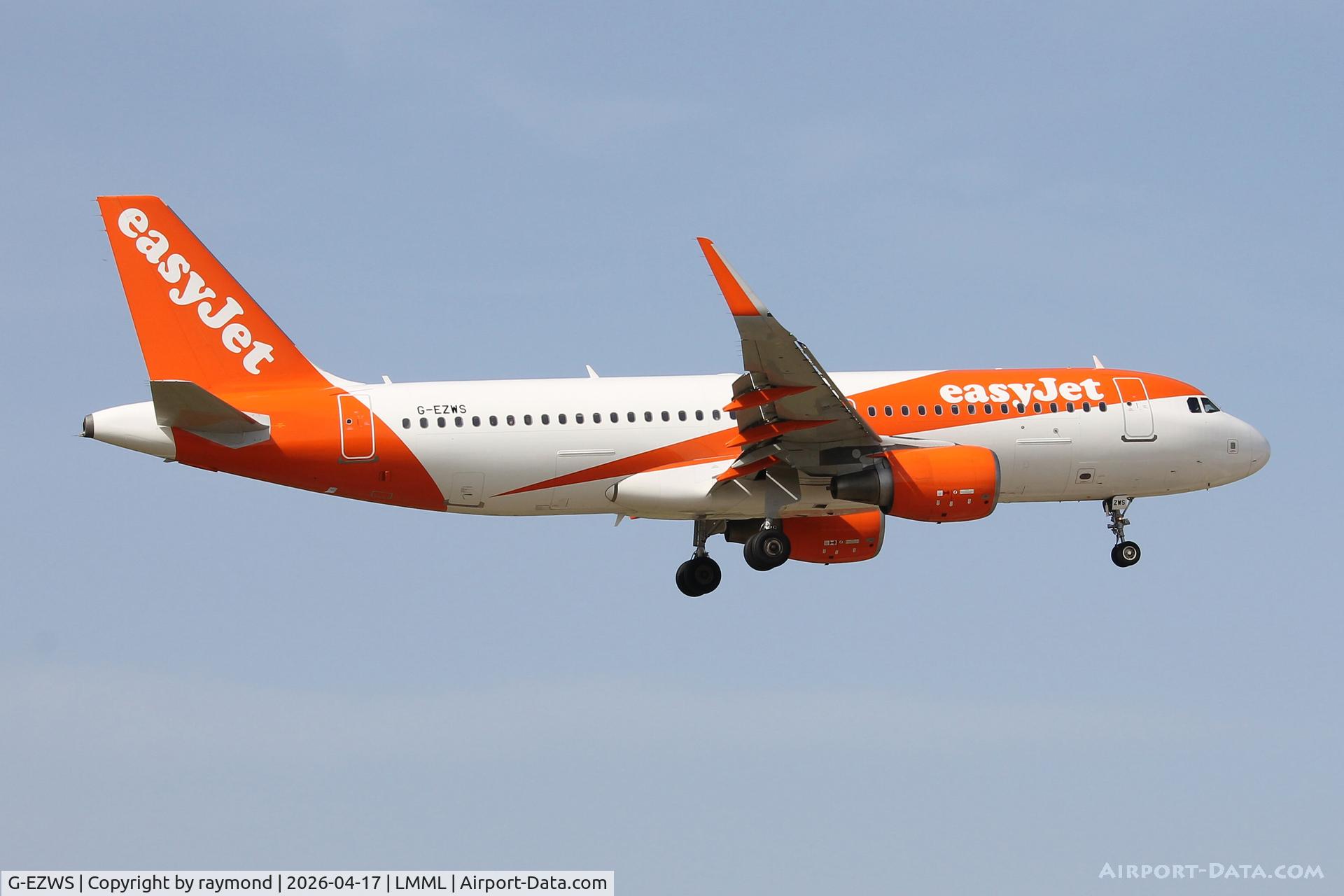 G-EZWS, 2014 Airbus A320-214 C/N 6011, Airbus A320-214 reg G-EZWS approaching RW31 Malta.