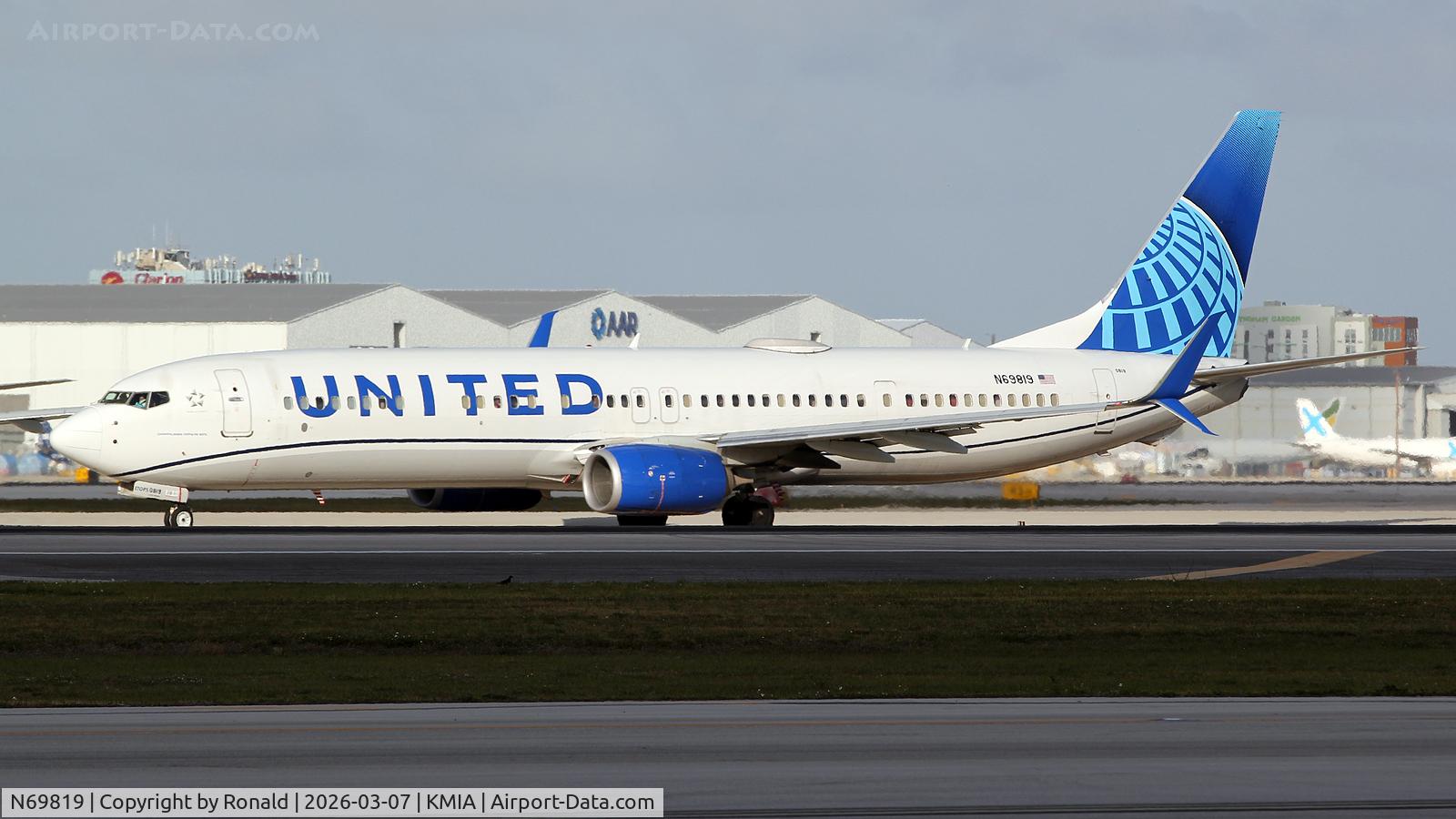 N69819, 2014 Boeing 737-924/ER C/N 43533, at mia