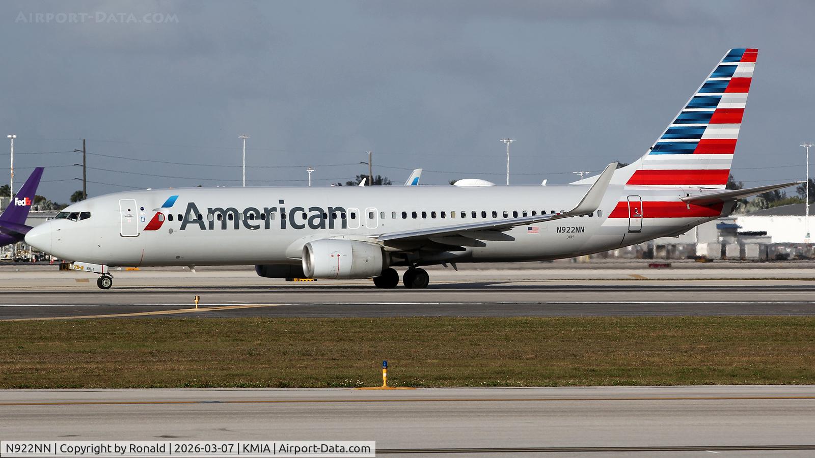 N922NN, 2013 Boeing 737-823 C/N 29574, at mia