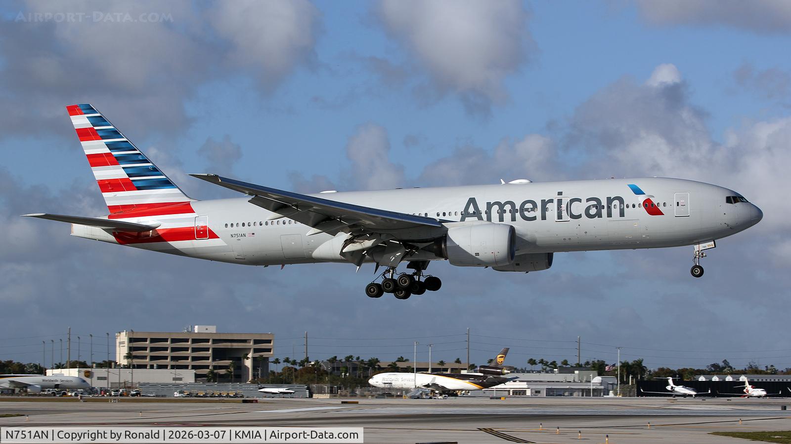 N751AN, 2001 Boeing 777-223 C/N 30798, at mia