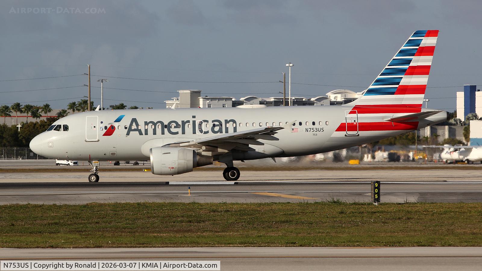N753US, 2000 Airbus A319-112 C/N 1326, at mia