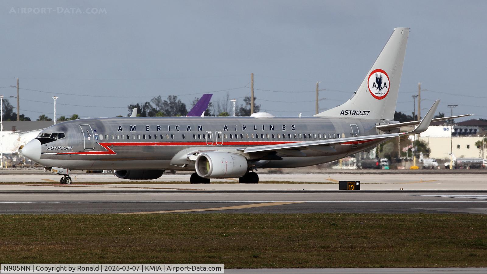 N905NN, 2012 Boeing 737-823 C/N 31156, at mia