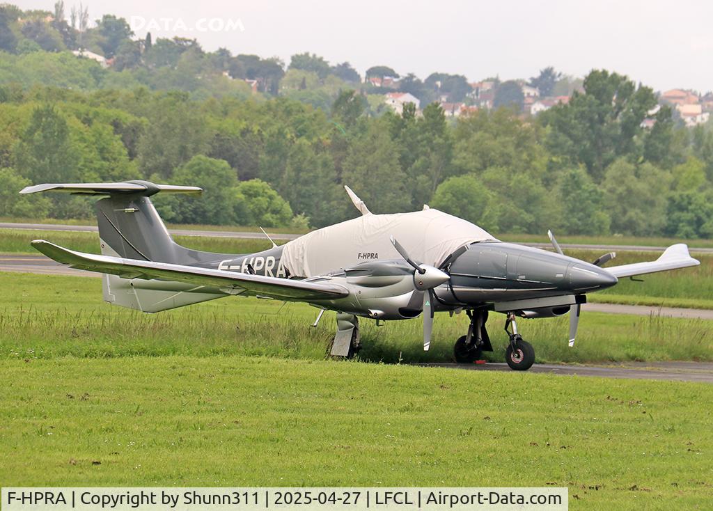 F-HPRA, Diamond DA 62 C/N 62.128, Parked in the grass...