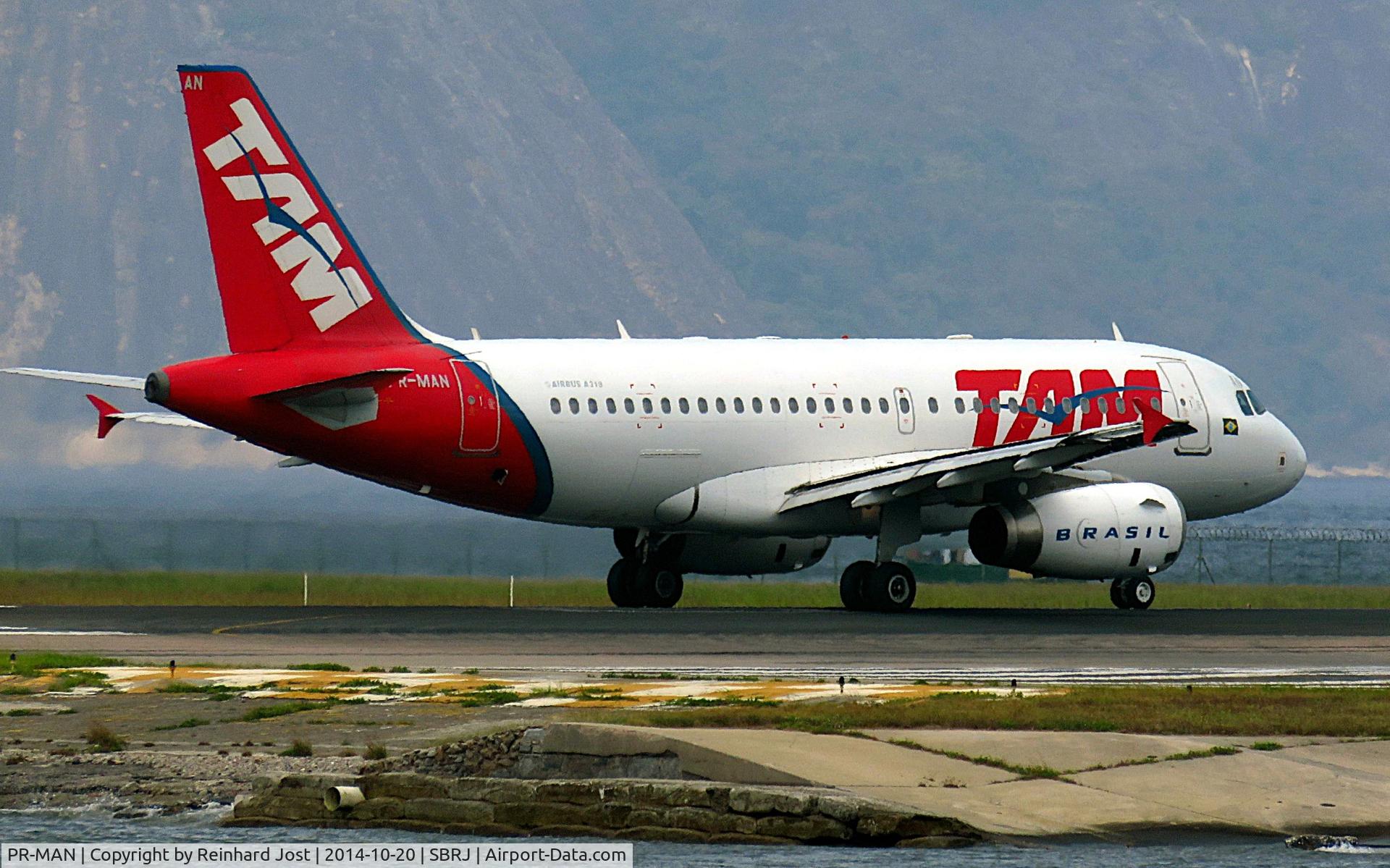 PR-MAN, 2002 Airbus A319-132 C/N 1831, PR-MAN starting its take-off-run at Rio Santos Dumont Airport, Brasil