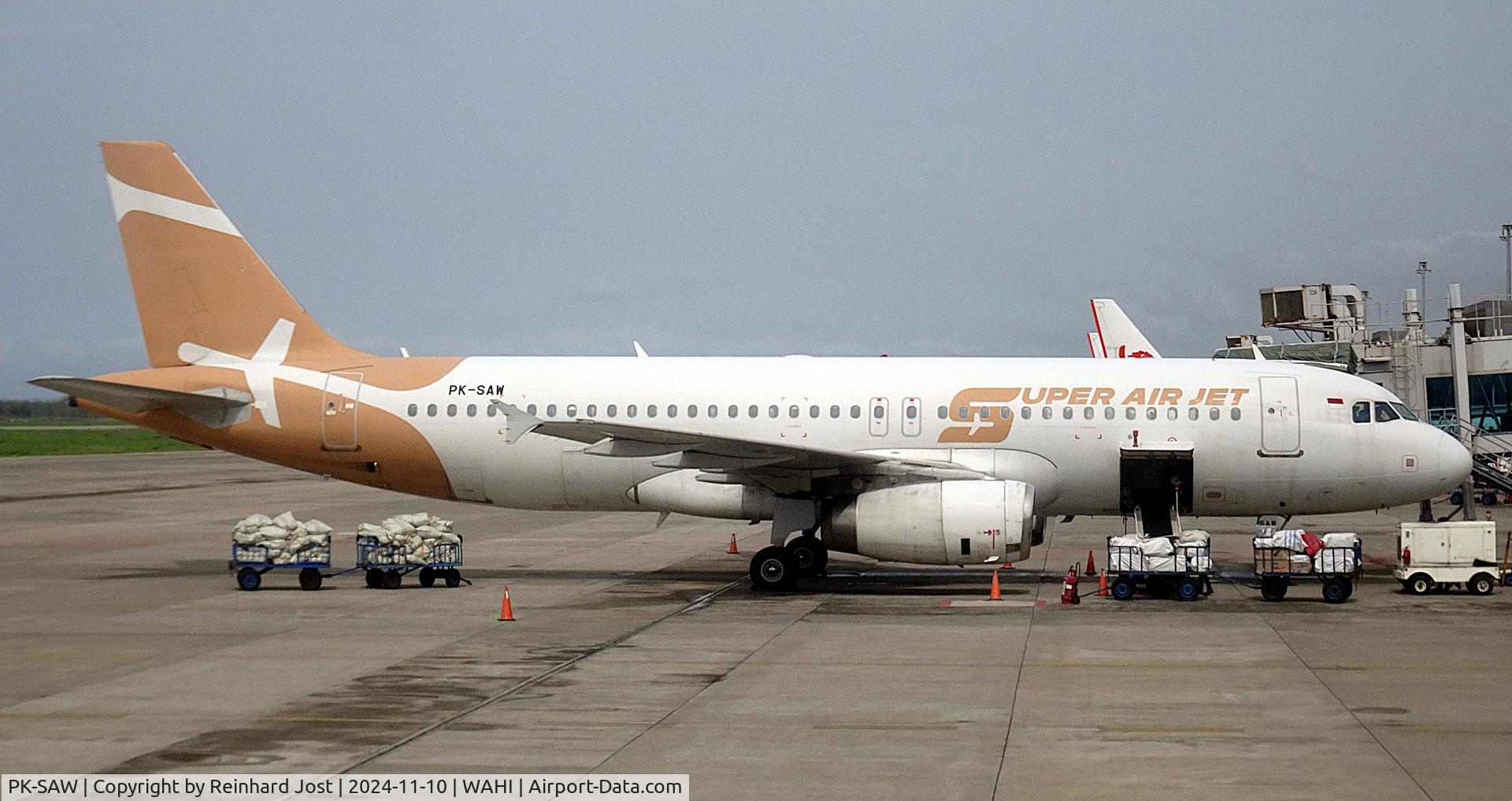 PK-SAW, 2010 Airbus A320-232 C/N 4518, Super Air Jet A320 (ex-VT-IGX / OE-ITL) at Yogyakarta, Indonesia