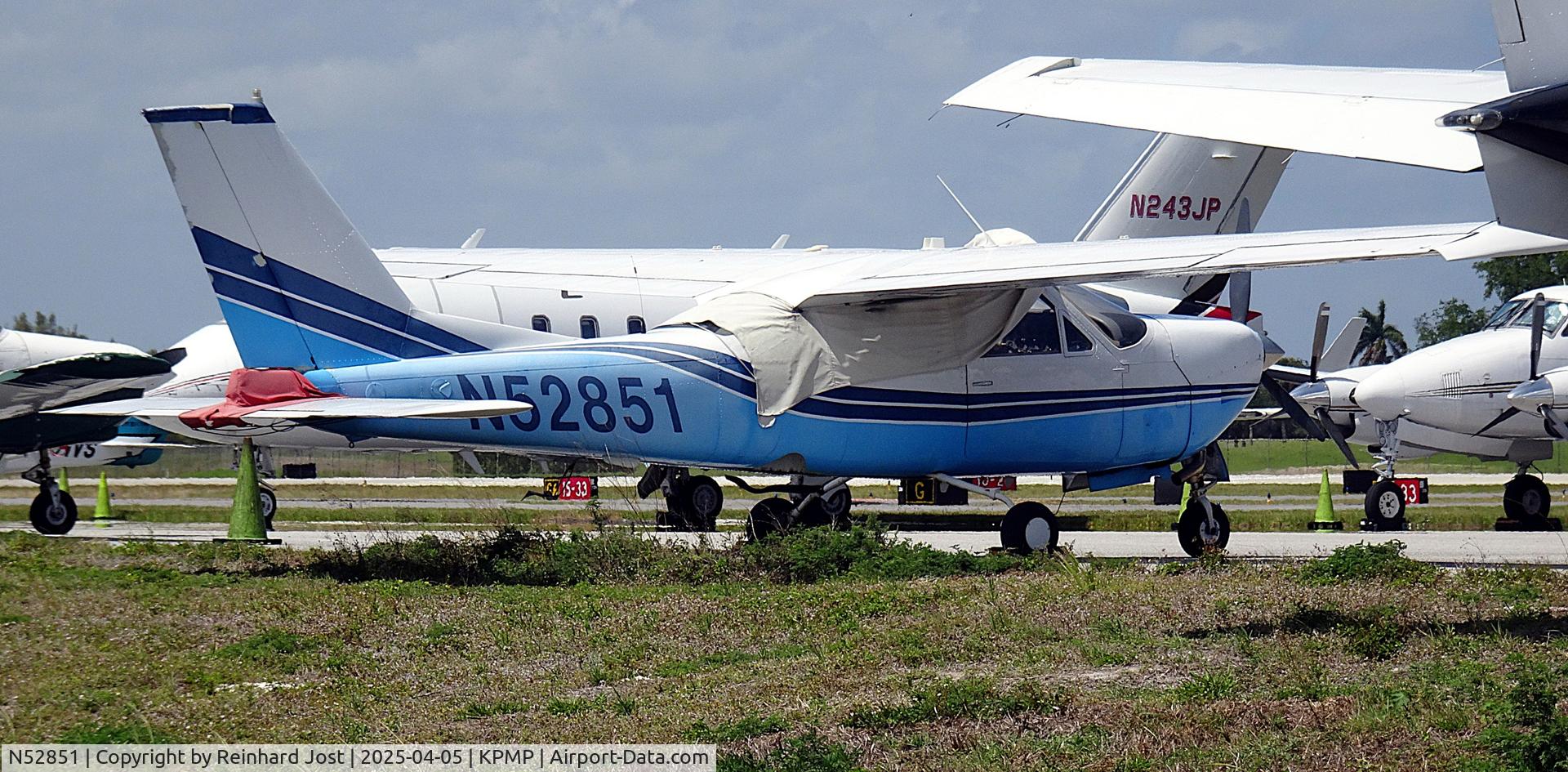 N52851, 1977 Cessna 177RG Cardinal C/N 177RG1287, Partly under cover at Pompano Beach, FL