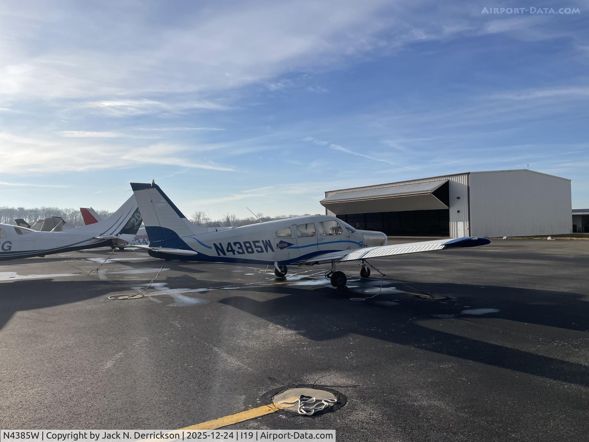 N4385W, 1984 Piper PA-28-161 Cherokee Warrior II C/N 28-8516002, PA-28