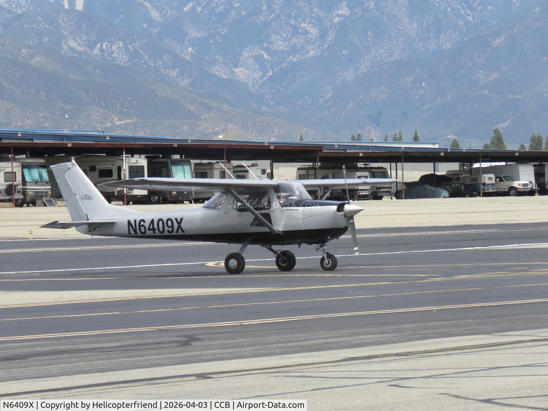 N6409X, 1968 Cessna 150H C/N 15068652, Taxiing across runway to taxiway Sierra