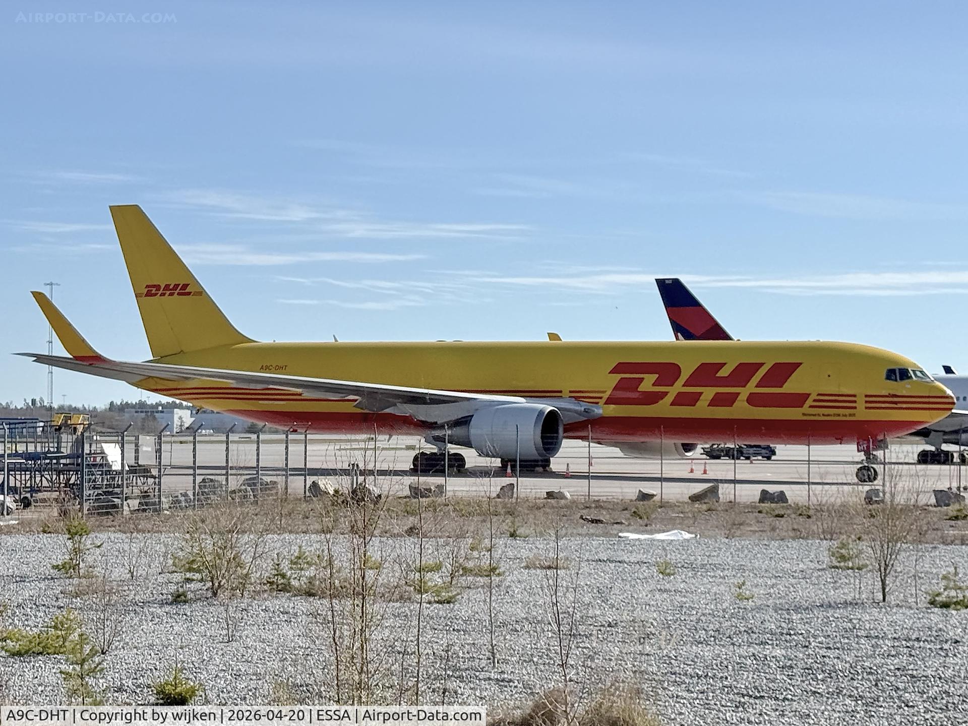 A9C-DHT, 2003 Boeing 767-323 C/N 33086, Ramp R