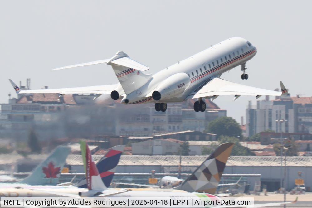 N6FE, 2022 BOMBARDIER INC BD-700-1A10 C/N 60060, N6FE deixa LPPT-LISBOA com destino desconhecido