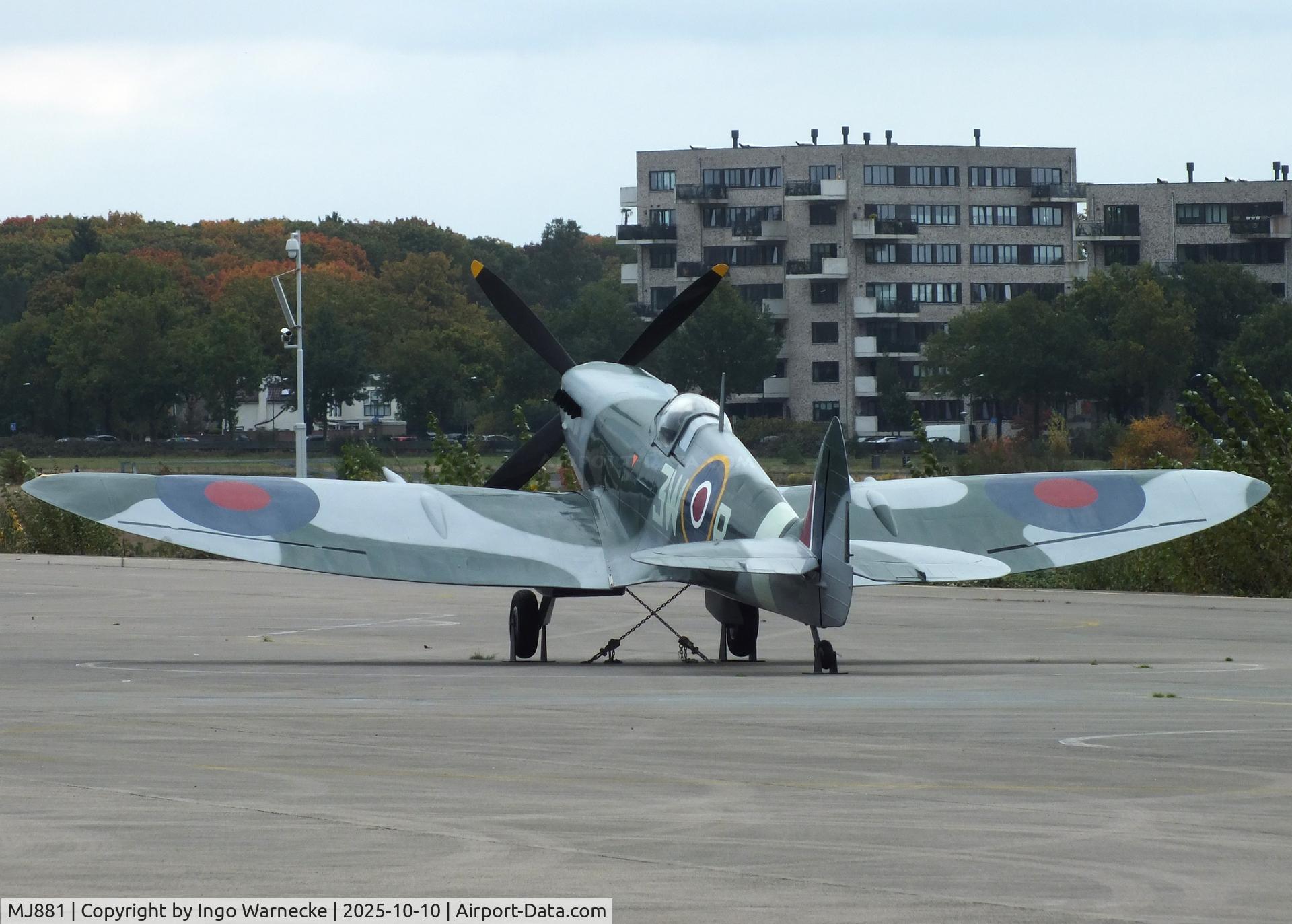 MJ881, Supermarine 361 Spitfire LF9C Replica C/N None, Supermarine Spitfire LF IXc replica at the Nationaal Militair Museum / National Military Museum, Soesterberg