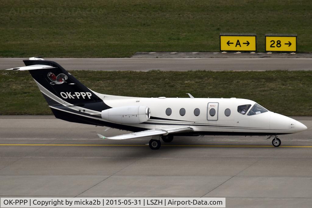 OK-PPP, 2004 Raytheon Hawker 400XP C/N RK-385, Taxiing