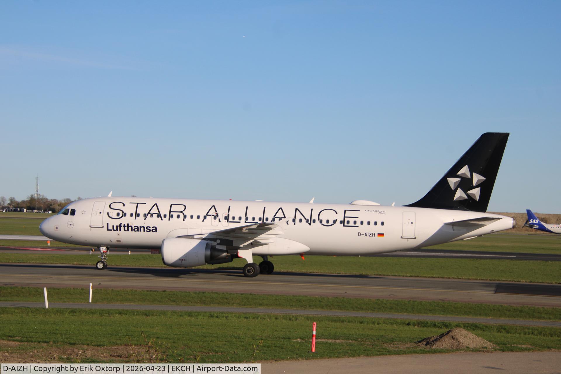 D-AIZH, 2010 Airbus A320-214 C/N 4363, D-AIZH landed rw 04L