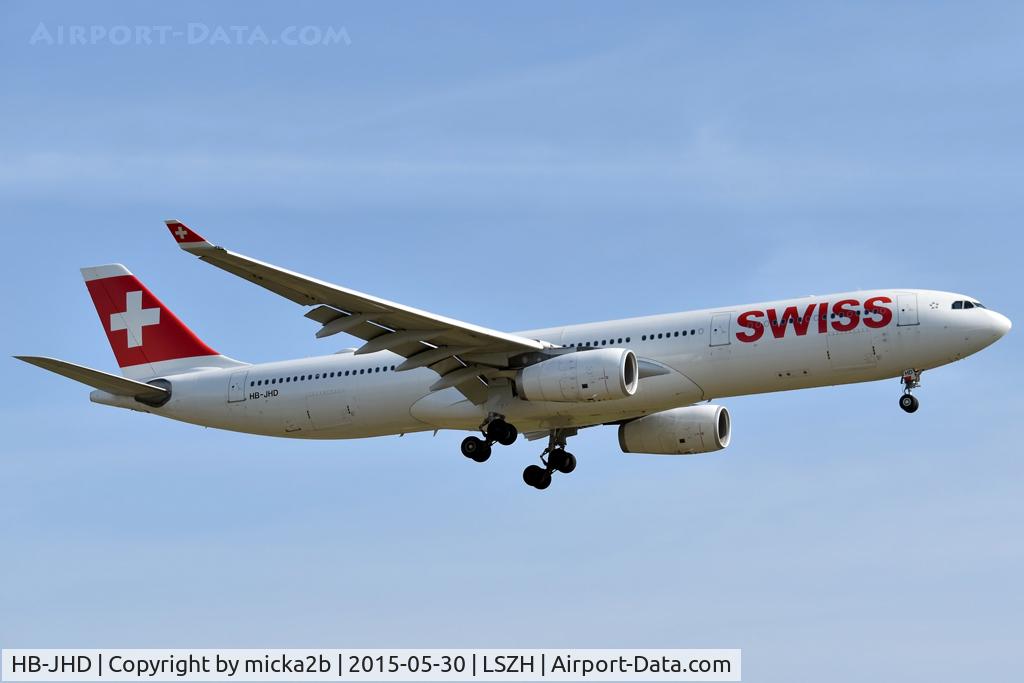 HB-JHD, 2009 Airbus A330-343 C/N 1026, Landing