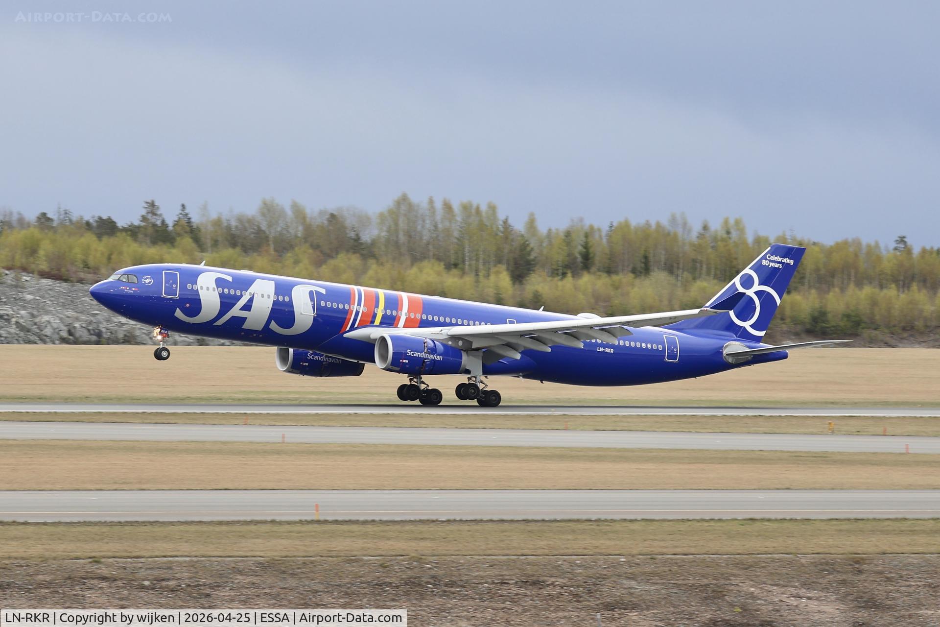 LN-RKR, 2015 Airbus A330-343E C/N 1660, Rwy 01R