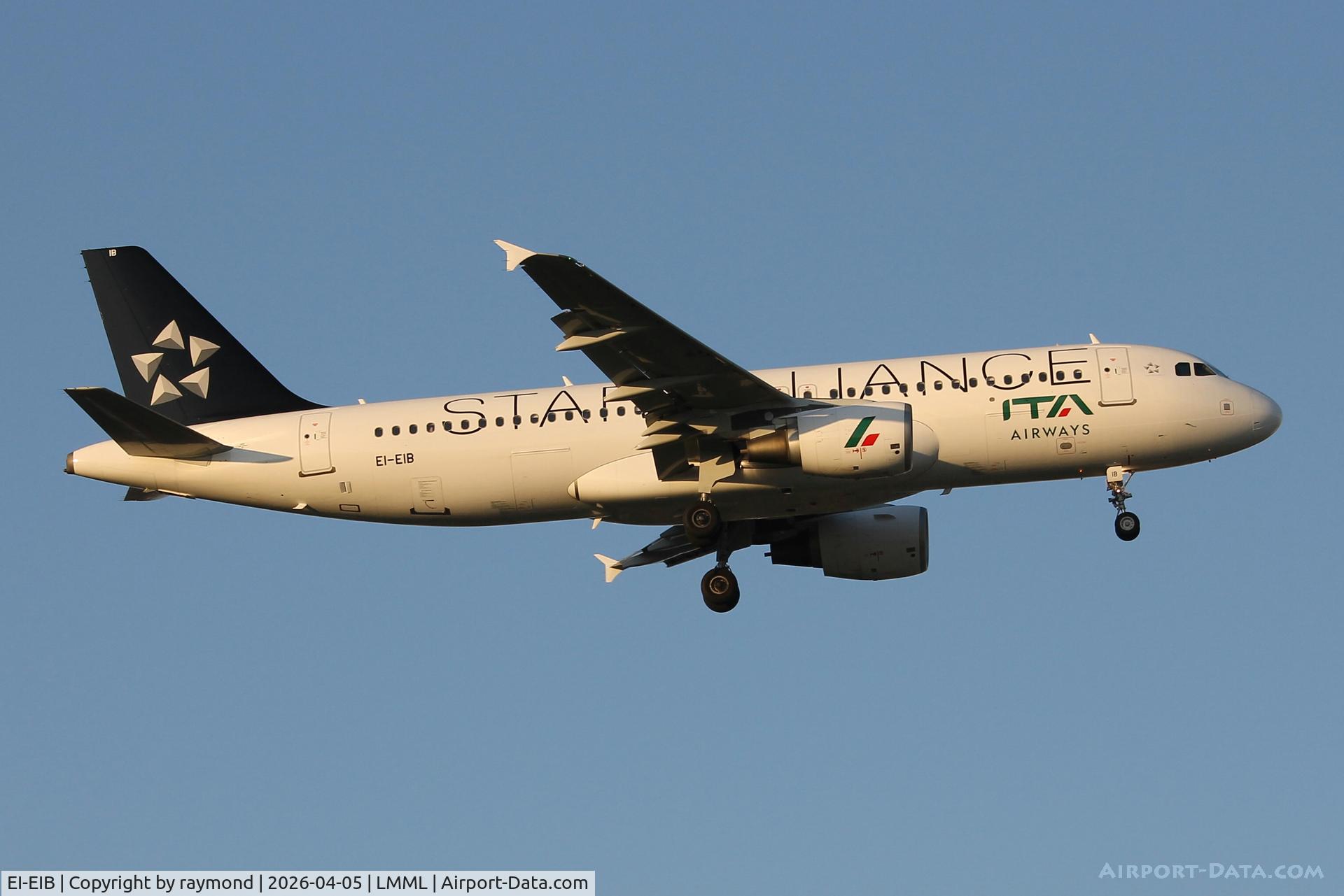 EI-EIB, 2010 Airbus A320-216, c/n 4249, Airbus A320-216 of ITA in Star Alliance Livery reg EI-EIB on final approach landing in Malta.