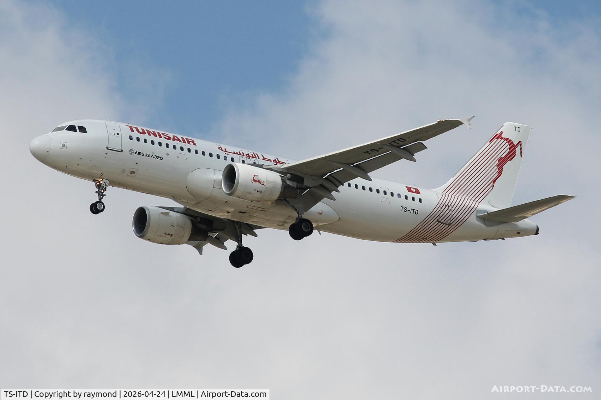 TS-ITD, Airbus A320-214 C/N 4851, Tunisair Express operated this Airbus A320-214 reg TS-ITD of Tunisair, seen here landing on RW13 Malta.
