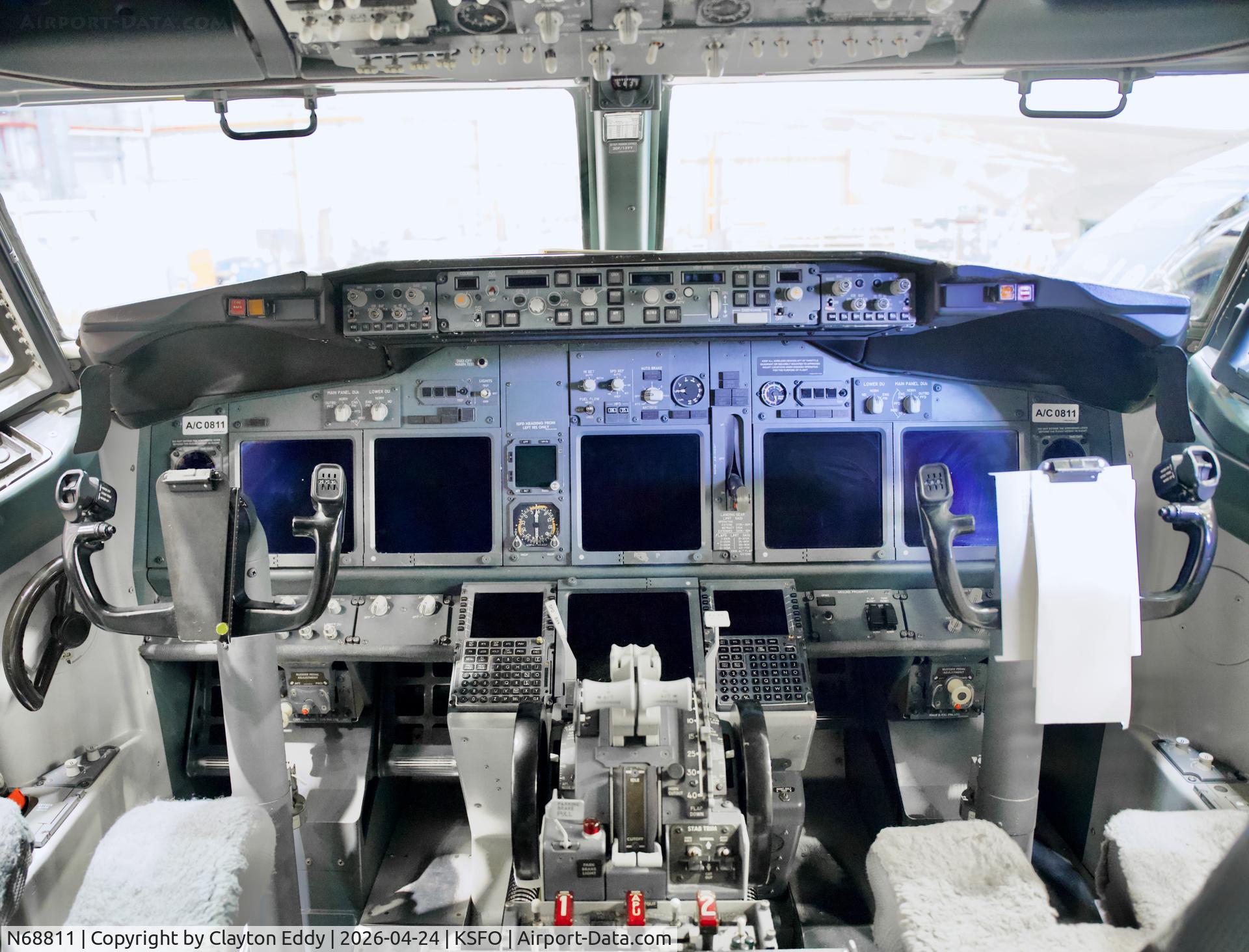 N68811, 2013 Boeing 737-924/ER C/N 42175, SFO 2026