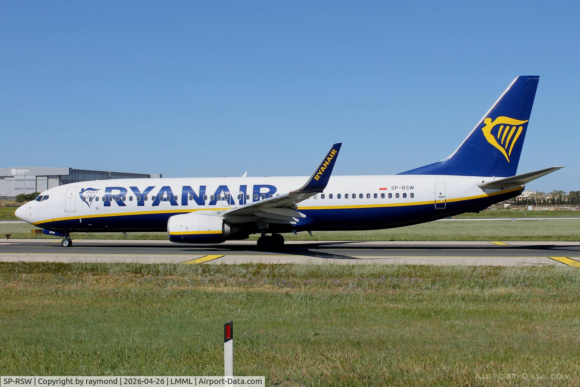 SP-RSW, 2017 Boeing 737-8AS C/N 44778, Boeing 737-8AS reg SP-RSW of Ryanair Sun taxiing out for a RW31 departure from Malta.