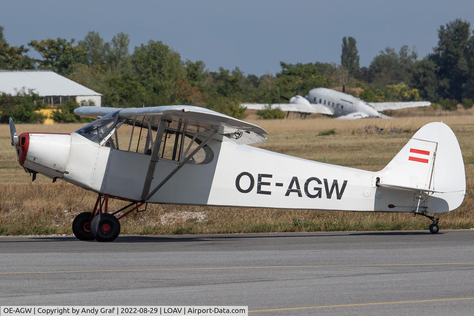 OE-AGW, Piper PA-18 C/N 18-6882, Untitled Piper 18