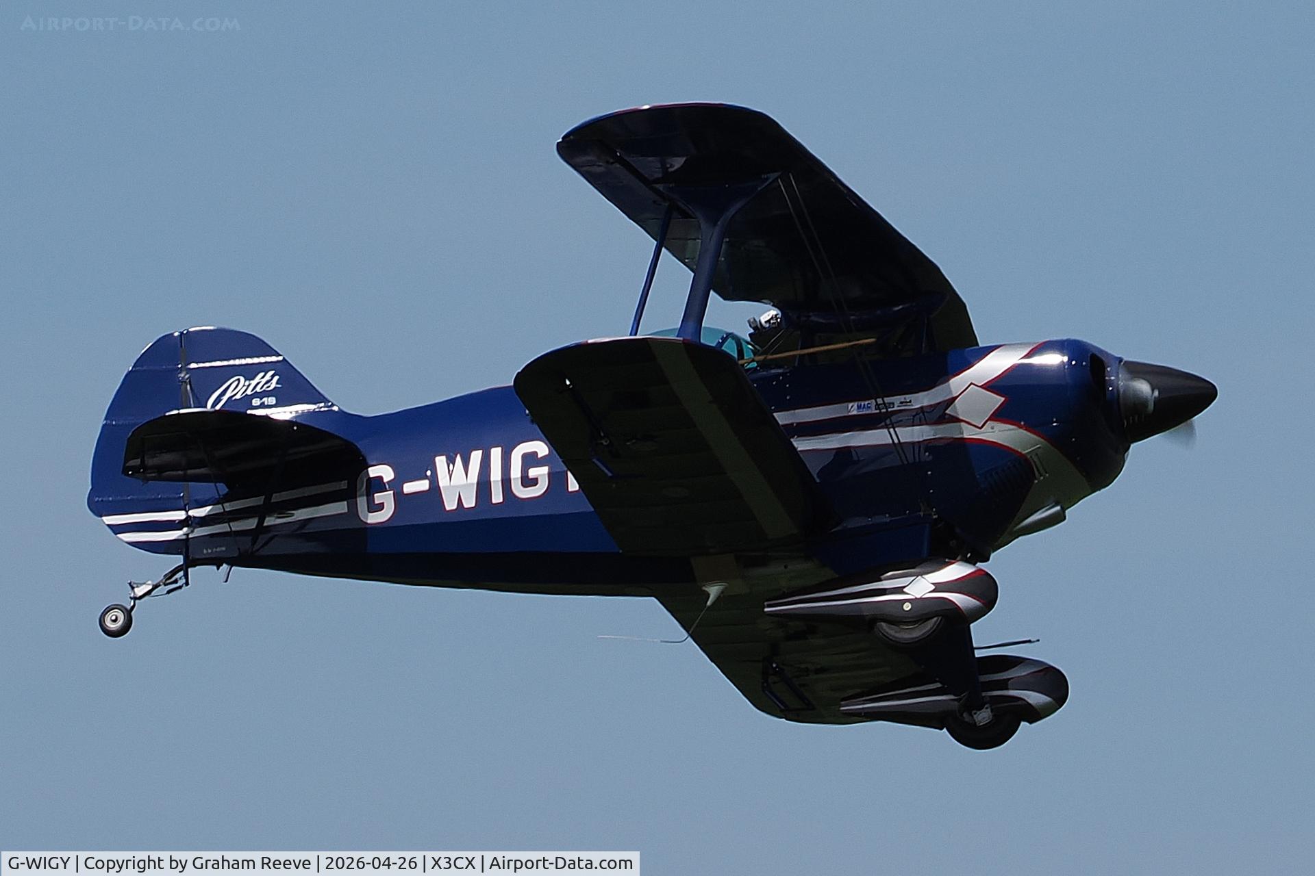 G-WIGY, 1991 Pitts S-1S Special C/N 7-0115, Landing at Northrepps.