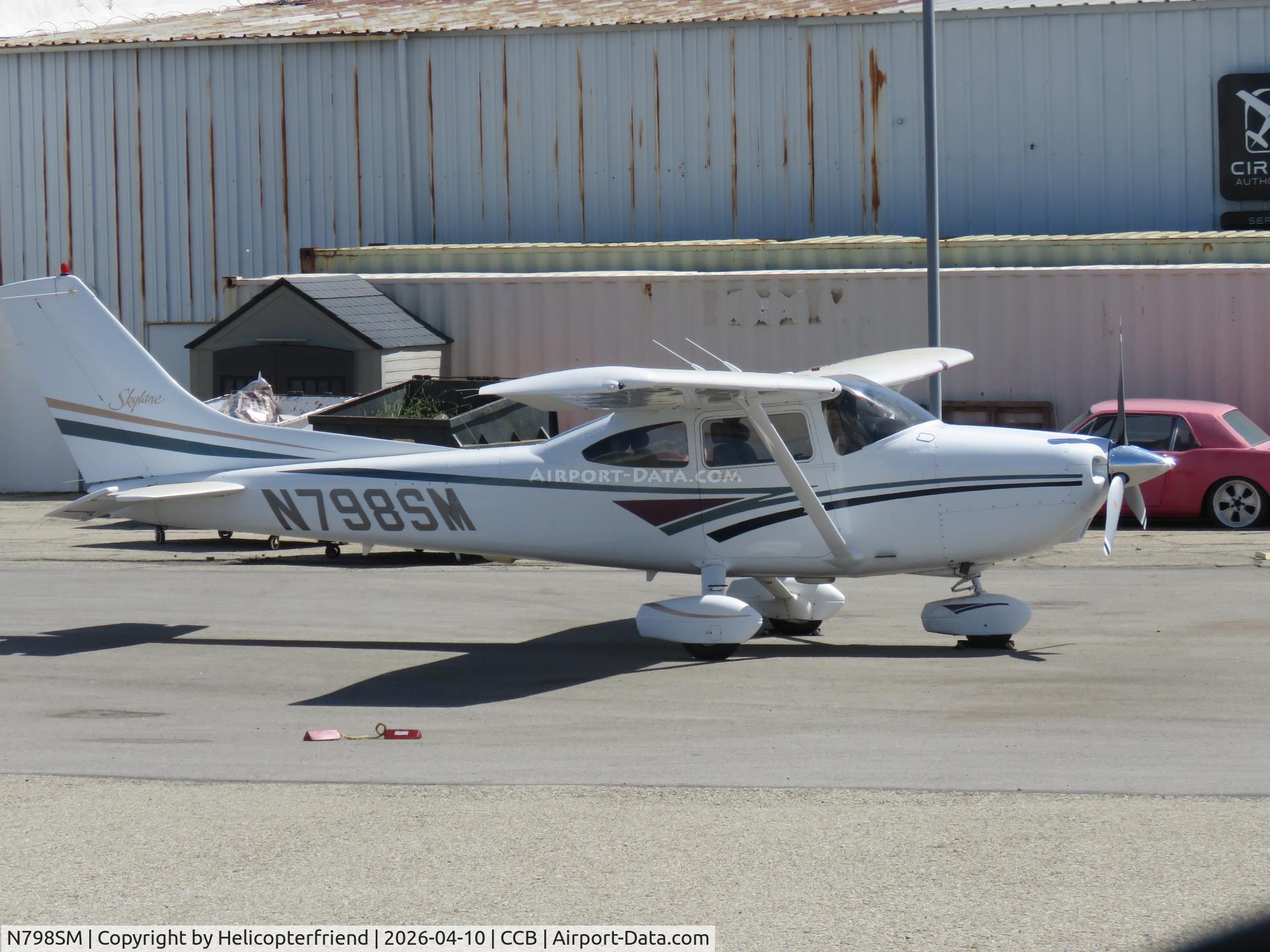 N798SM, 1998 Cessna 182S Skylane C/N 18280266, Parked in mechanic area