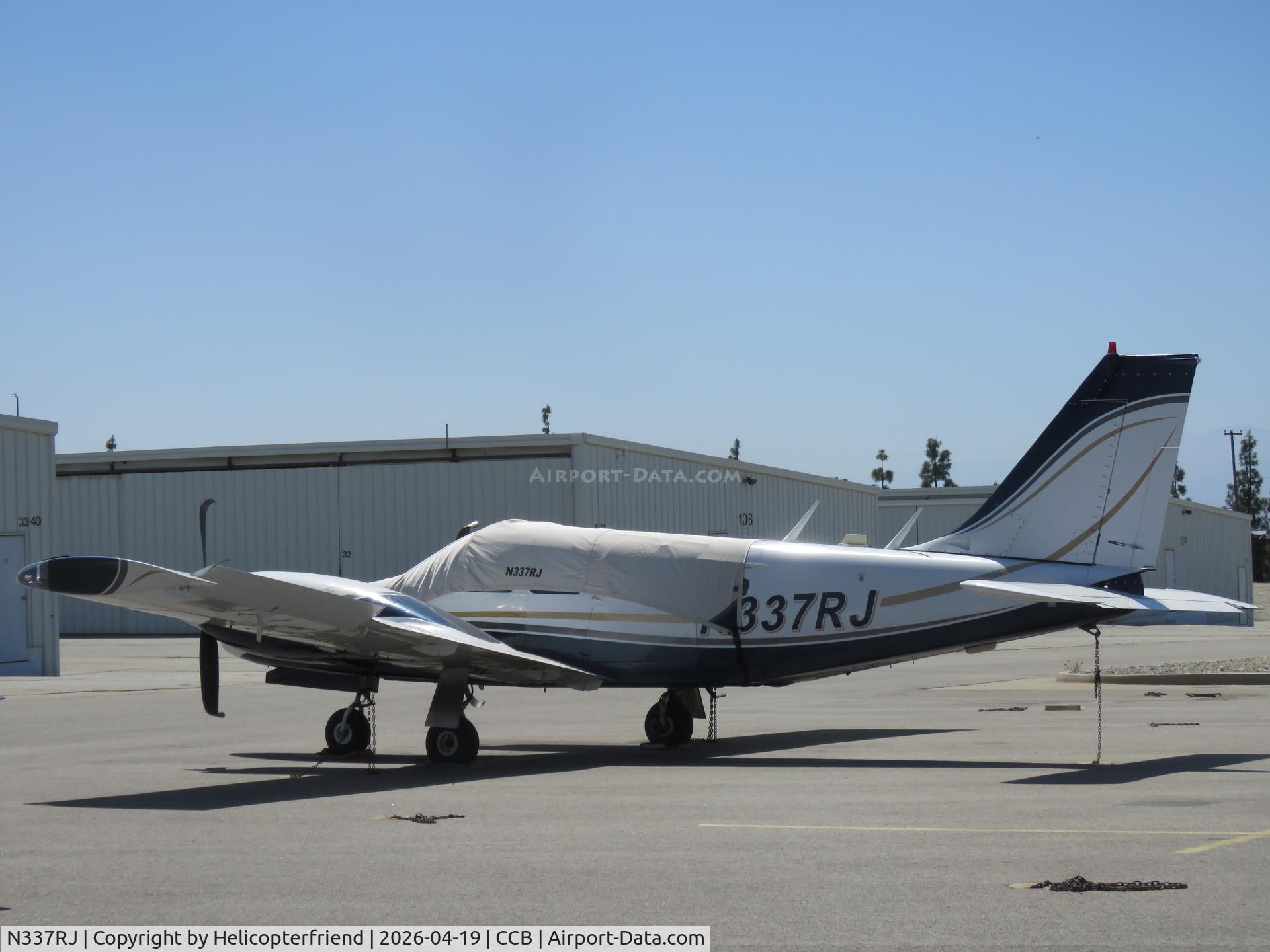 N337RJ, 1975 Piper PA-34-200T C/N 34-7570267, Covered & parked in transit