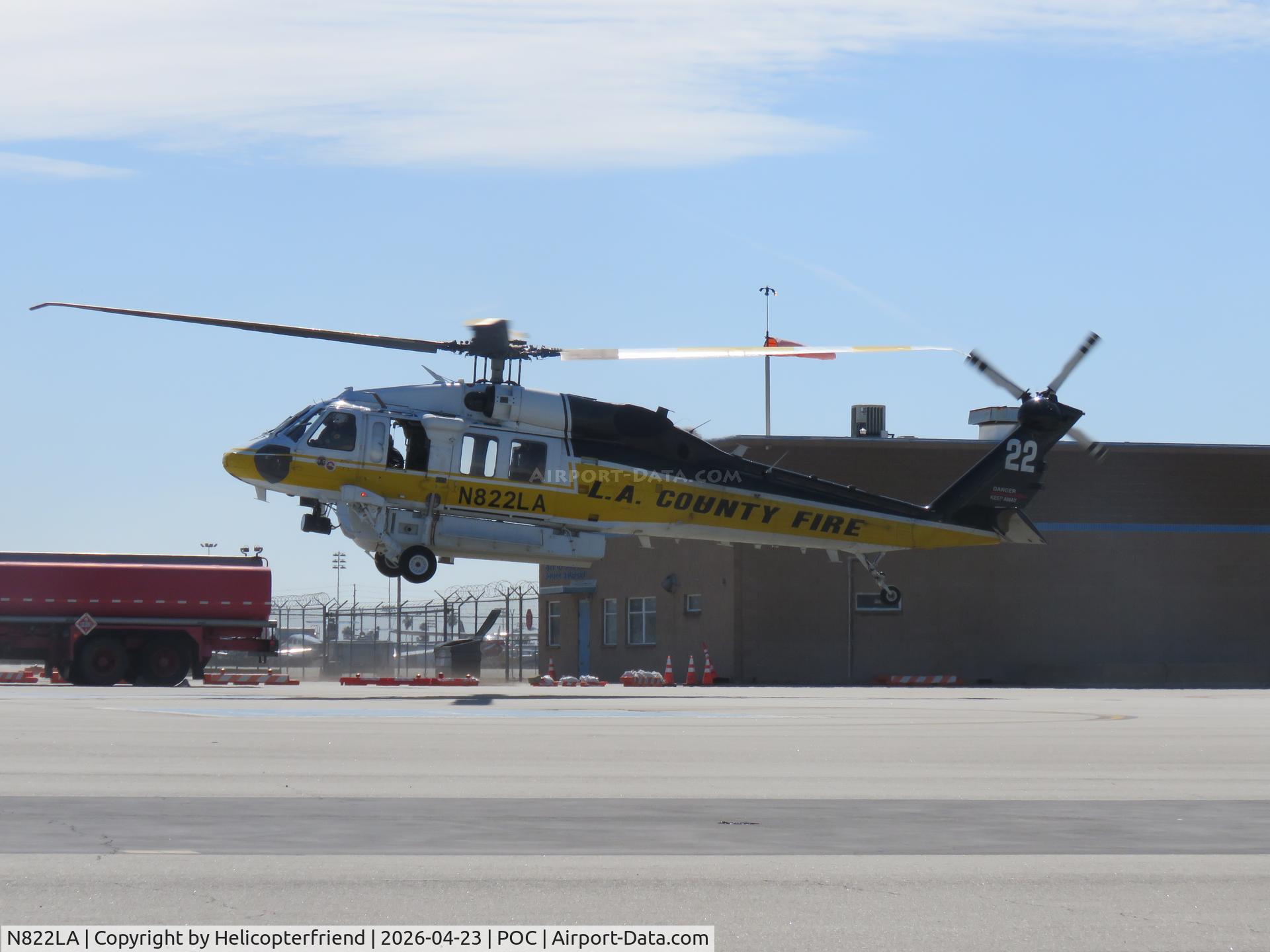 N822LA, 2017 Sikorsky S-701-09 (Firehawk) C/N 704024, gently setting her down