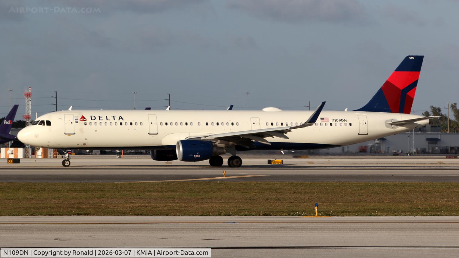 N109DN, 2021 Airbus A321-211 C/N 9588, at mia