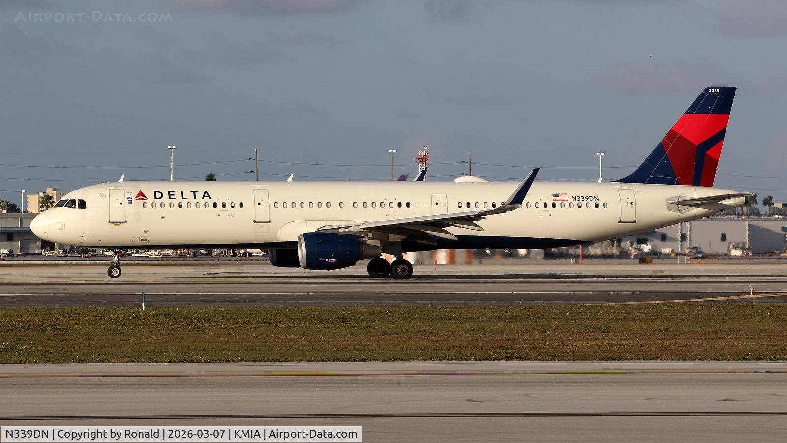 N339DN, 2018 Airbus A321-211 C/N 8128, at mia