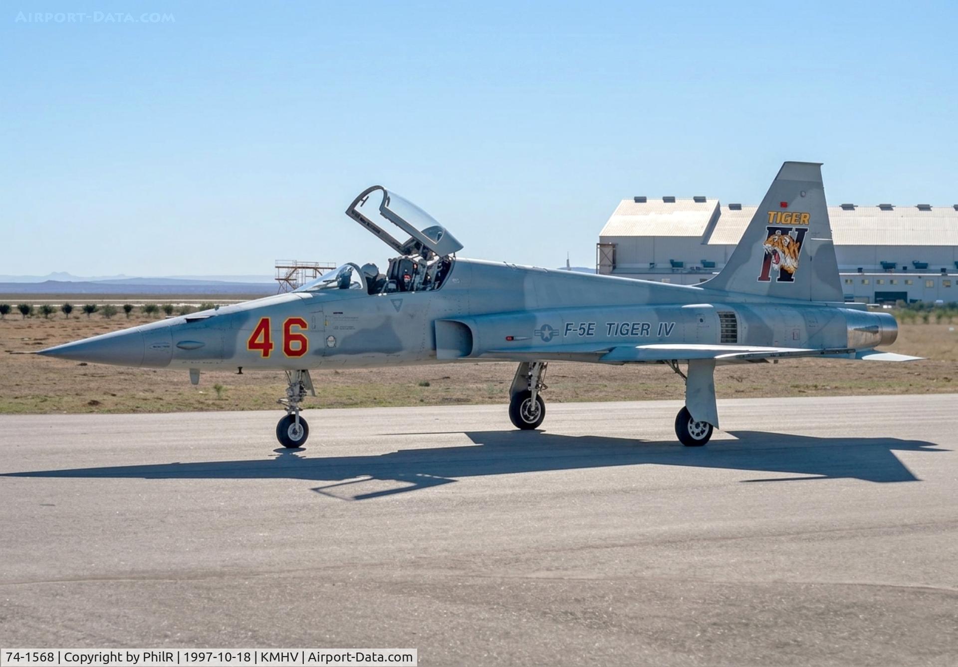 74-1568, 1974 Northrop F-5E Tiger II C/N R.1261, 74-1568 1974 Northrop F-5E Tiger lV USN Kern Airport Mojave 
