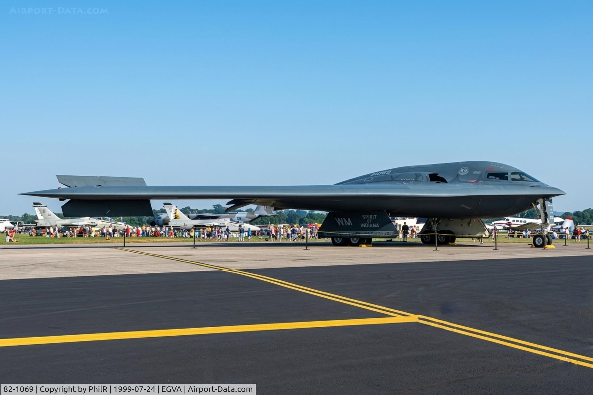 82-1069, 1982 Northrop Grumman B-2A Spirit C/N 1004/AV-4, 82-1069 Northrop Grumman B-2A Spirit of Indiana USAF RIAT Fairford 
