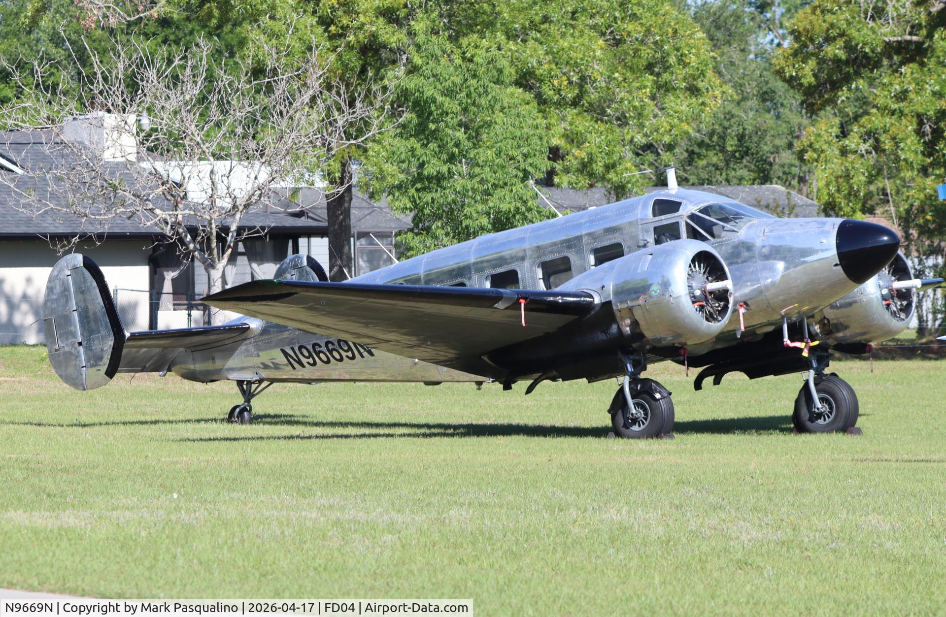 N9669N, 1958 Beech E18S-9700 C/N BA-382, Beech E18S-9700