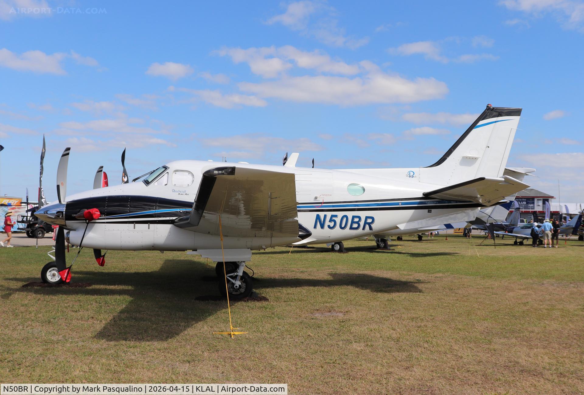 N50BR, 2001 Beech C90A King Air C/N LJ-1632, Beech C90A