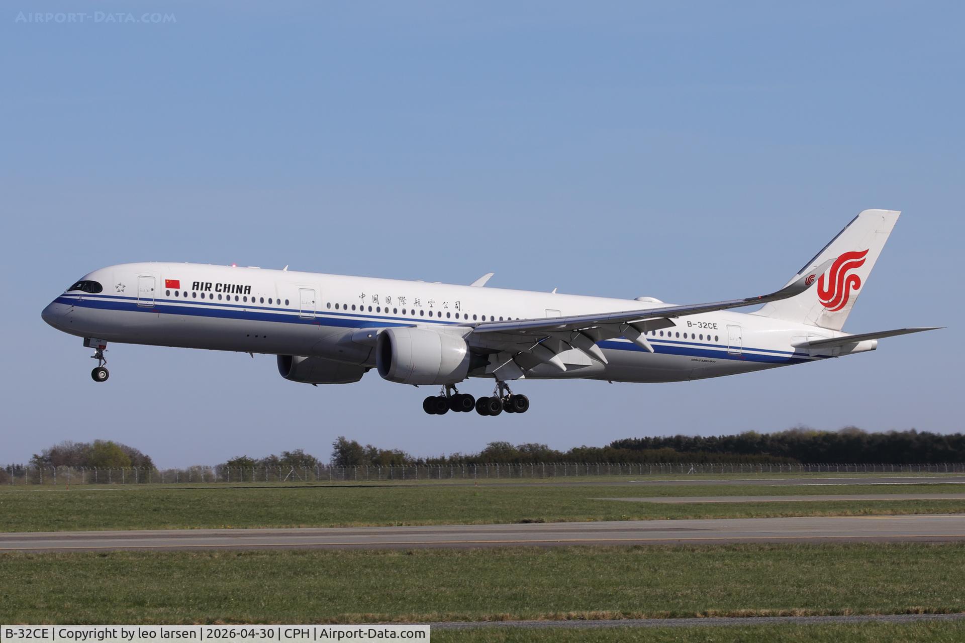 B-32CE, 2022 Airbus A350-941 C/N 574, Copenhagen 30.4.2026