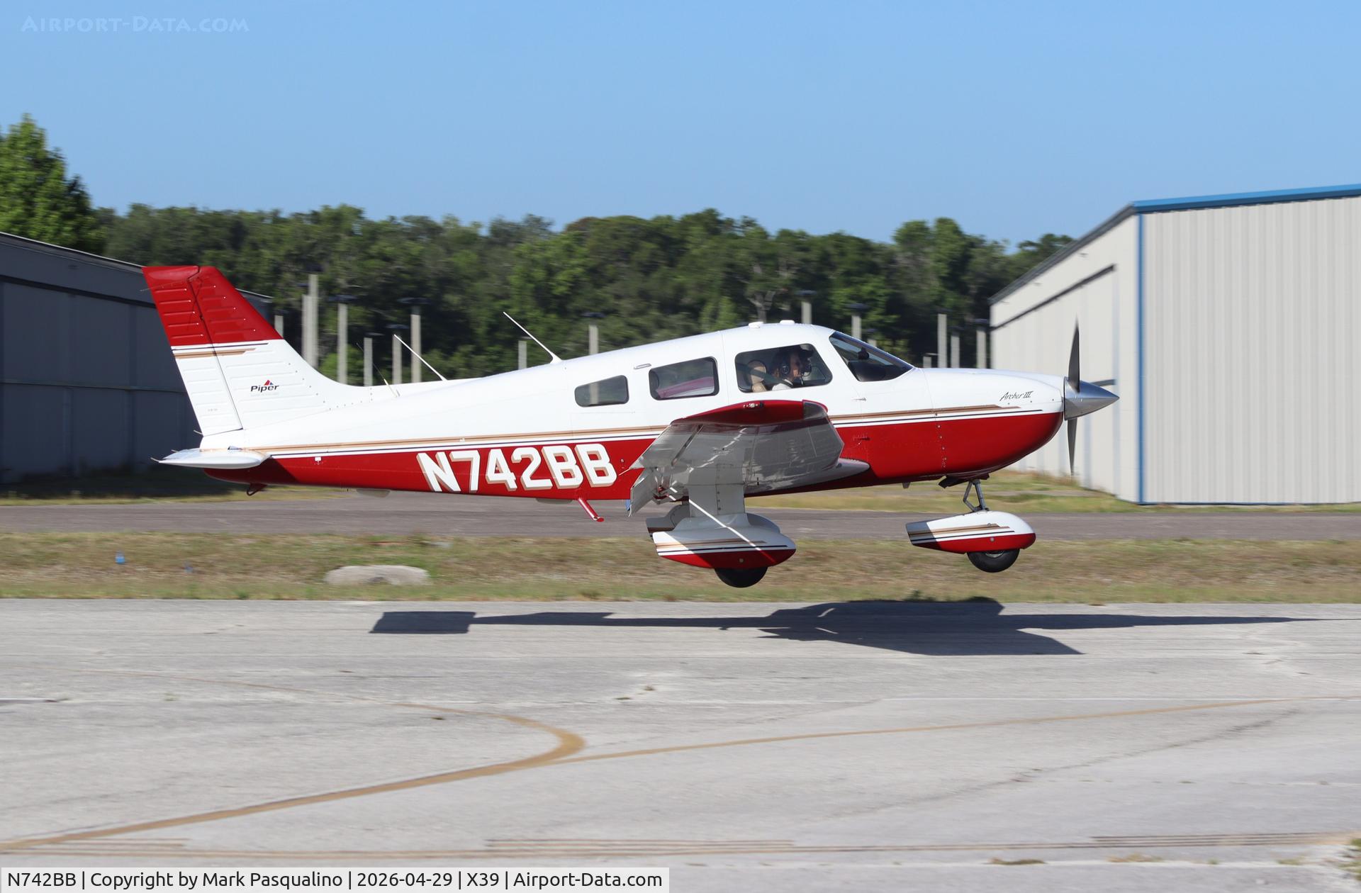 N742BB, 1998 Piper PA-28-181 Archer III C/N 28-43142, Piper PA-28-181