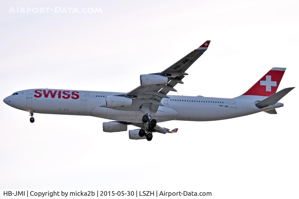 HB-JMI, 2004 Airbus A340-313 C/N 598, Landing