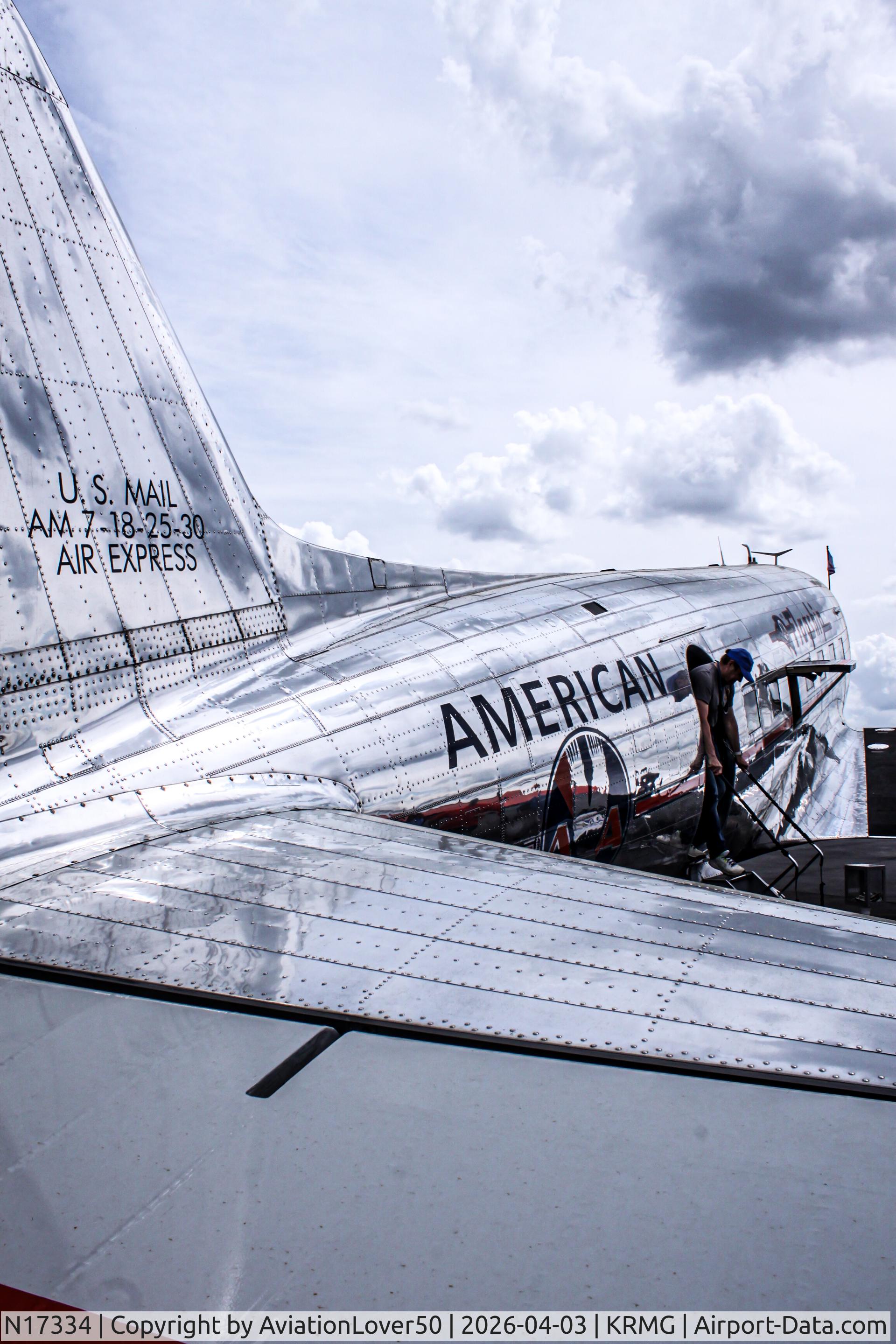 N17334, 1937 Douglas DC-3-178 C/N 1920, DC-3