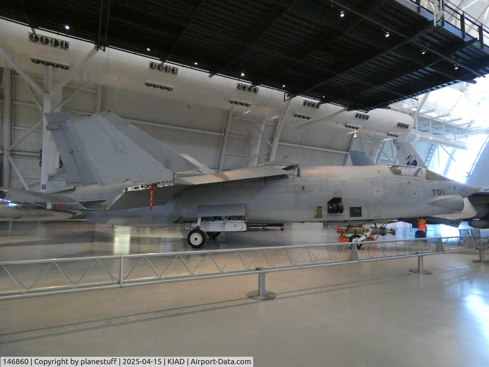146860, Vought RF-8G Crusader, c/n 632, Udvar-Hazy Center